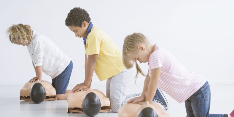 kids-CPR-1084×723